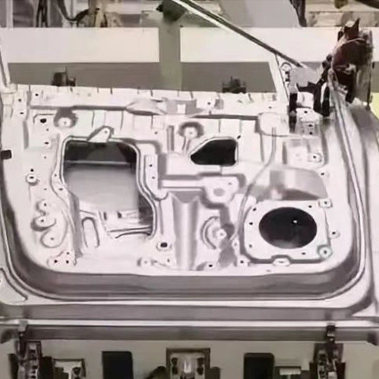 Parti di carrozzeria di auto di produzione di lamiere di metallo stampate in 3D OEM Parti di timbrazione in acciaio inossidabile